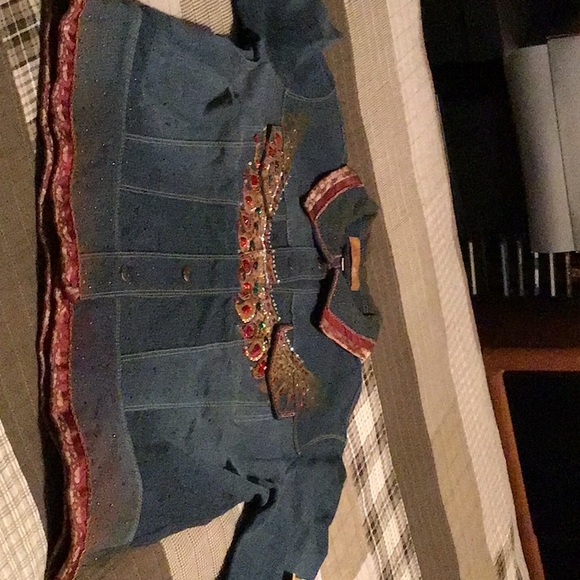 This cool jacket is so cool looks like m/l petite - Picture 8 of 9